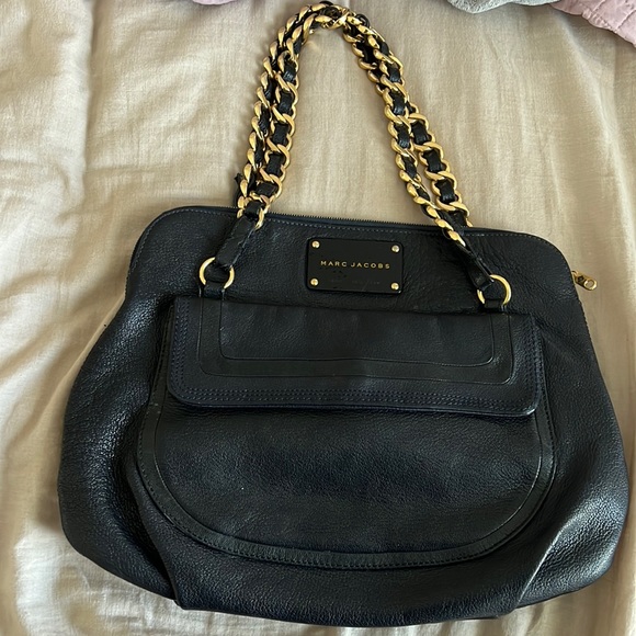 Marc Jacobs Handbags - Marc Jacobs flat chain tote leather